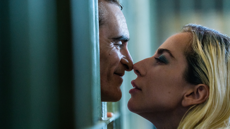 In ‘Joker: Folie à Deux’ is Joaquin Phoenix weer buitenaards, maar de film is dat niet